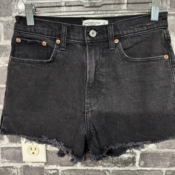 NWT Abercrombie & Fitch The Mom Short High Rise black Jean cut off curve love - Picture 3 of 10
